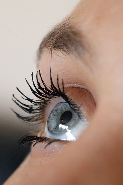 mascara