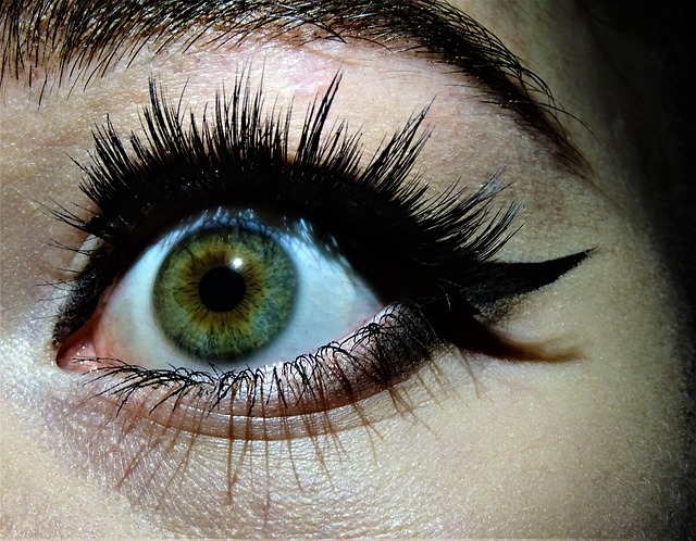 mascara