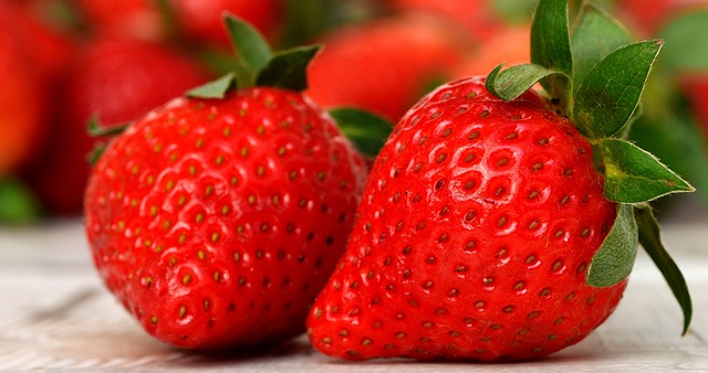 fruit-vinegars-640x480-50385837.jpeg