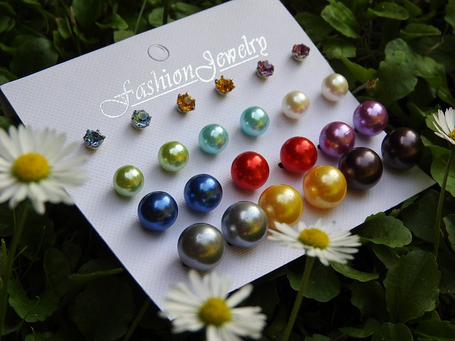 jewelry-casting-640x480-32259621.jpeg