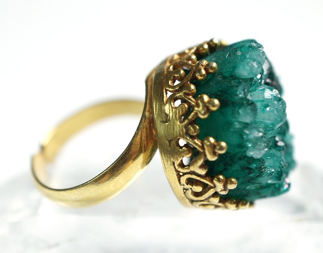 jewelry-casting-640x480-43752664.jpeg