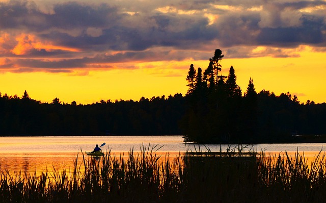 kayaking-kayaks-kayak-640x480-53706688.jpeg