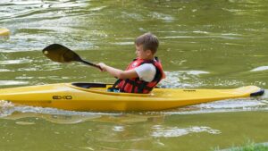 kayaking-kayaks-kayak-640x480-85117696.jpeg