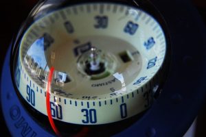 compass-compasses-magnetic-compass-640x480-92894240.jpeg