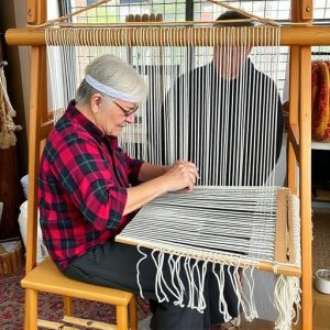 weaving-640x480-21387533.jpeg