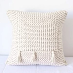 throw-pillow-640x480-88768535.jpeg