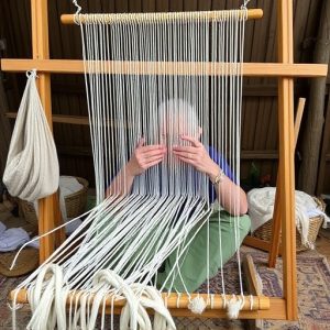 weaving-640x480-47782927.jpeg