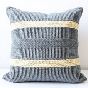 throw-pillow-640x480-19045644.jpeg