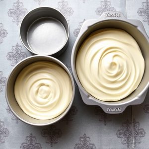 angel-food-cake-pans-640x480-2046102.jpeg