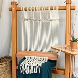 weaving-640x480-32876984.jpeg
