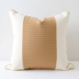 throw-pillow-640x480-33163387.jpeg