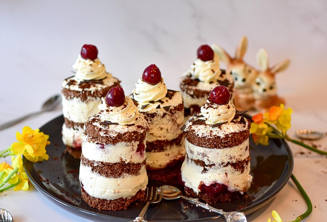 angel food cake pans
