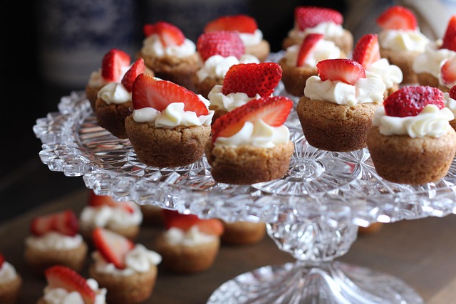 angel food cake pans