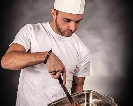 angel-food-cake-pans-640x480-78396573.jpeg