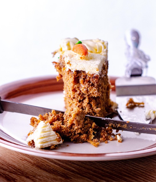angel-food-cake-pans-640x480-82300142.jpeg