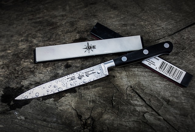 knife-blades-640x480-44547842.jpeg