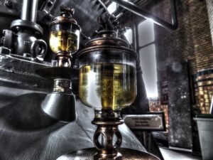 oil-dispensing-oil-sprayers-640x480-31705545.jpeg