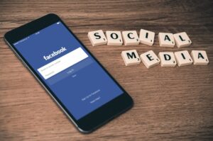 social-media-management-640x480-30043589.jpeg