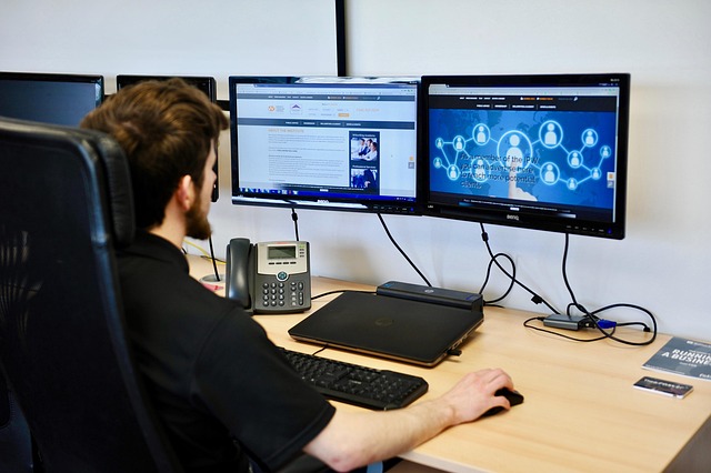 web-design-640x480-33451962.jpeg