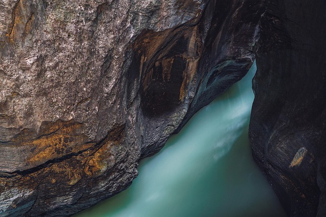 water-640x480-99115676.jpeg