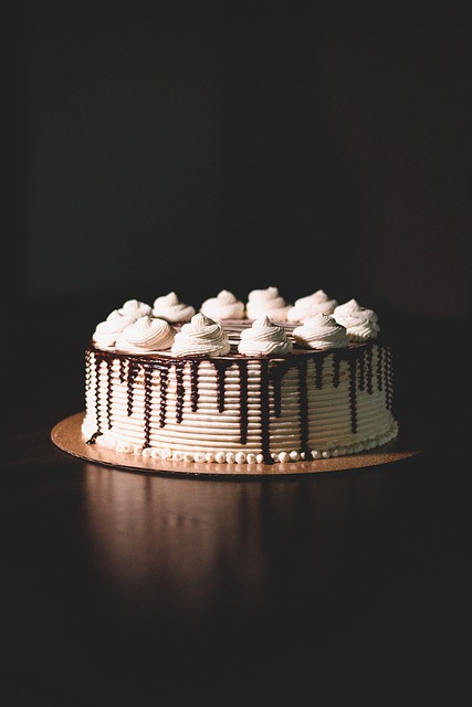angel-food-cake-pans-640x480-73345747.jpeg