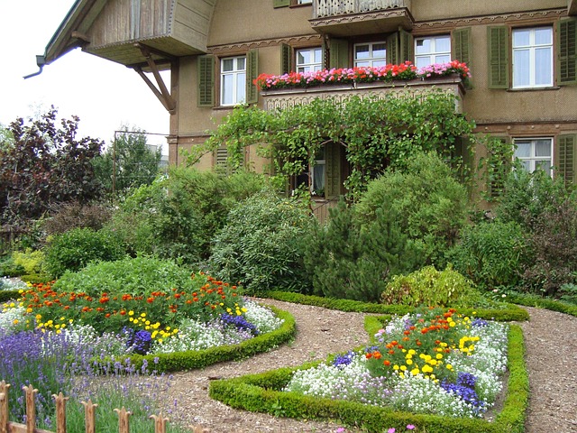 garden-houses-640x480-18385405.jpeg