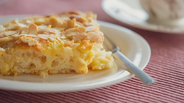 angel food cake pans