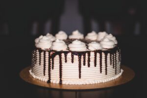 angel-food-cake-pans-640x480-59770702.jpeg