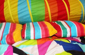 throw-pillow-640x480-9964322.jpeg