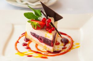 angel-food-cake-pans-640x480-27965025.jpeg
