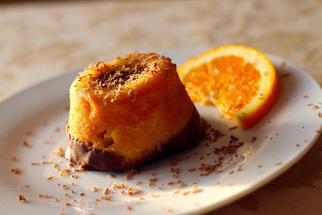 angel-food-cake-pans-640x480-55484264.jpeg