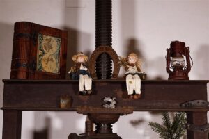 collectible-dolls-640x480-87832501.jpeg