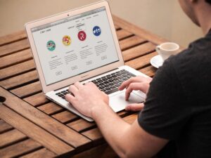 web-design-640x480-94637101.jpeg
