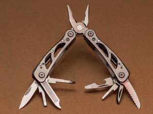 knife-blades-640x480-62350160.jpeg