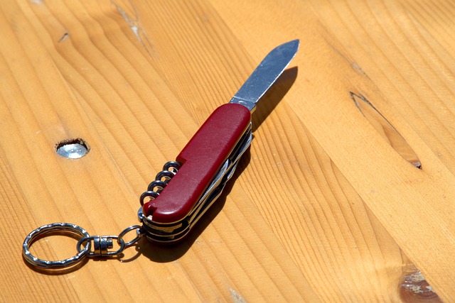 knife-blades-640x480-2474670.jpeg