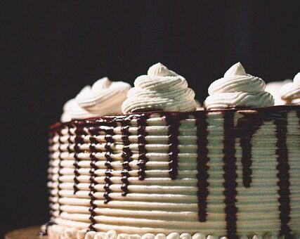 angel-food-cake-pans-640x480-88066630.jpeg