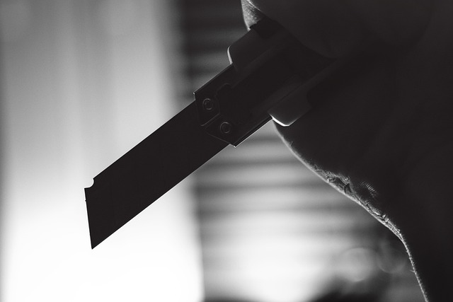 knife-blades-640x480-74649786.jpeg