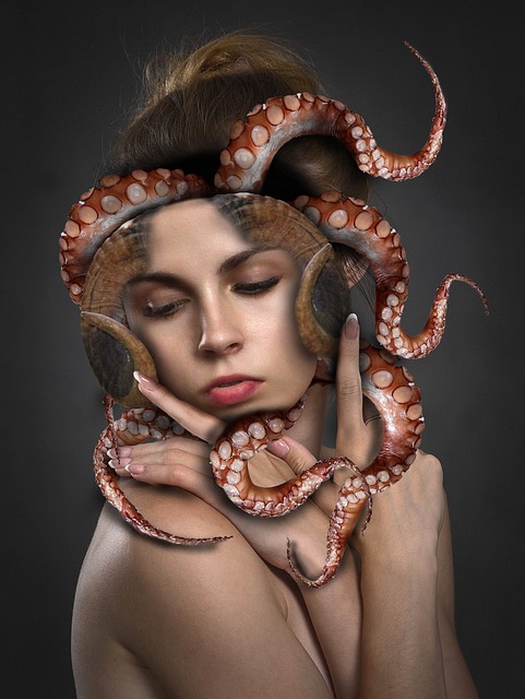 womens-lingerie-sets-640x480-62402083.jpeg