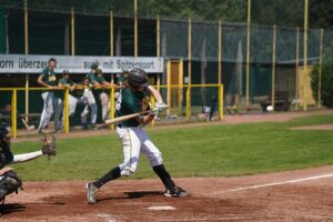 baseball-equipment-640x480-60783149.jpeg