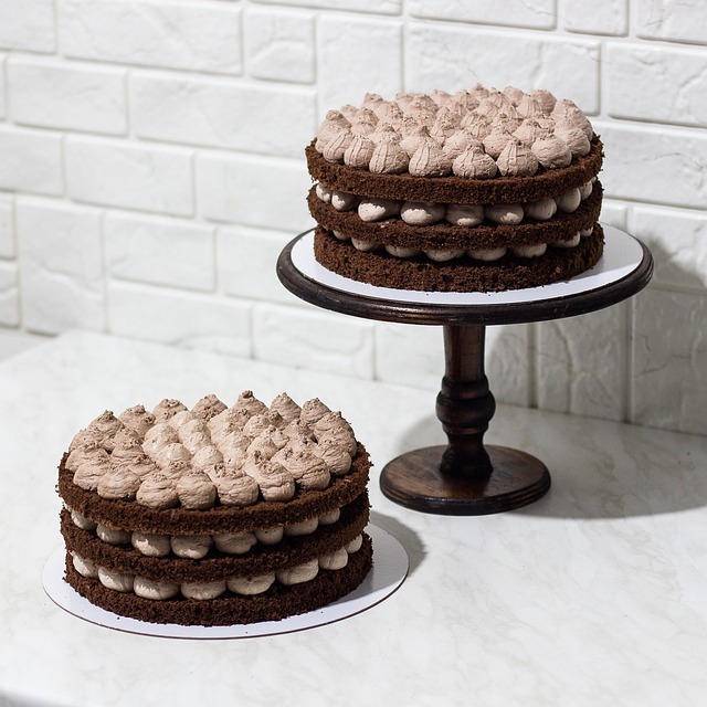 angel-food-cake-pans-640x480-87750298.jpeg