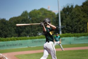 baseball-equipment-640x480-54318972.jpeg