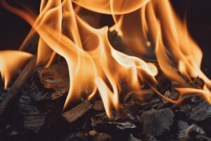 outdoor-fire-tables-640x480-6965075.jpeg