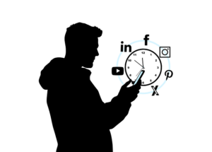 social-media-management-640x480-11774389.png