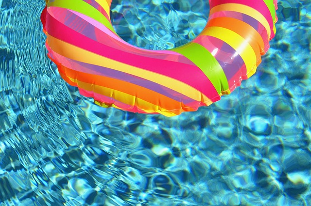 swimming-equipment-640x480-33816568.jpeg