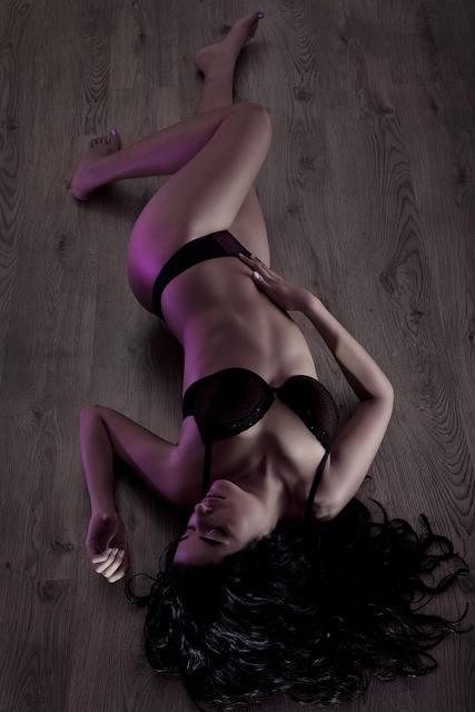 womens-lingerie-sets-640x480-52565310.jpeg